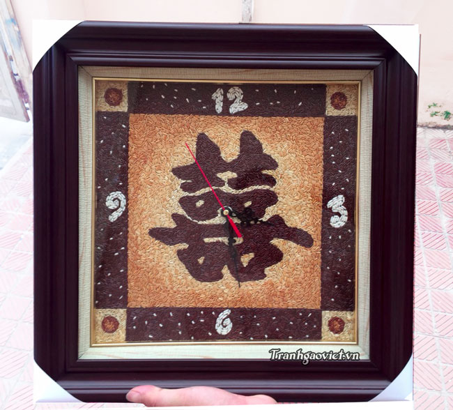 Tranh gạo xếp chữ Thư Ph&aacute;p lắp đồng hồ 