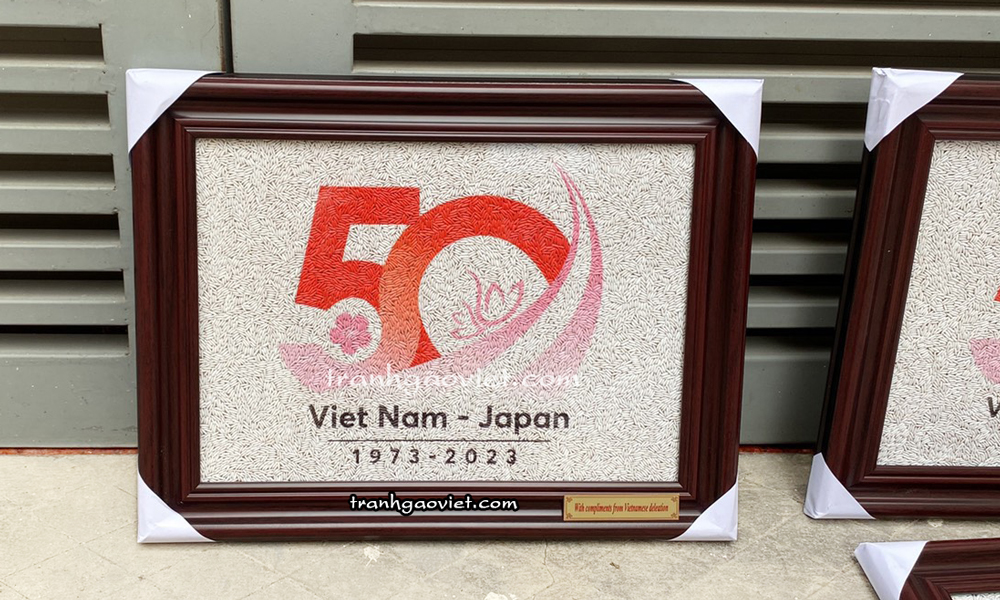 Qu&agrave; tặng sự kiện 50 năm Vietnam Japan