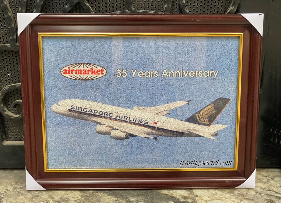 Tranh gạo m&agrave;u Singapore airlines