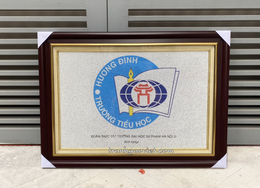 Tranh tặng trường Tiểu học Hương Đ&igrave;nh của đo&agrave;n thực tập trường Sư Phạm HN II